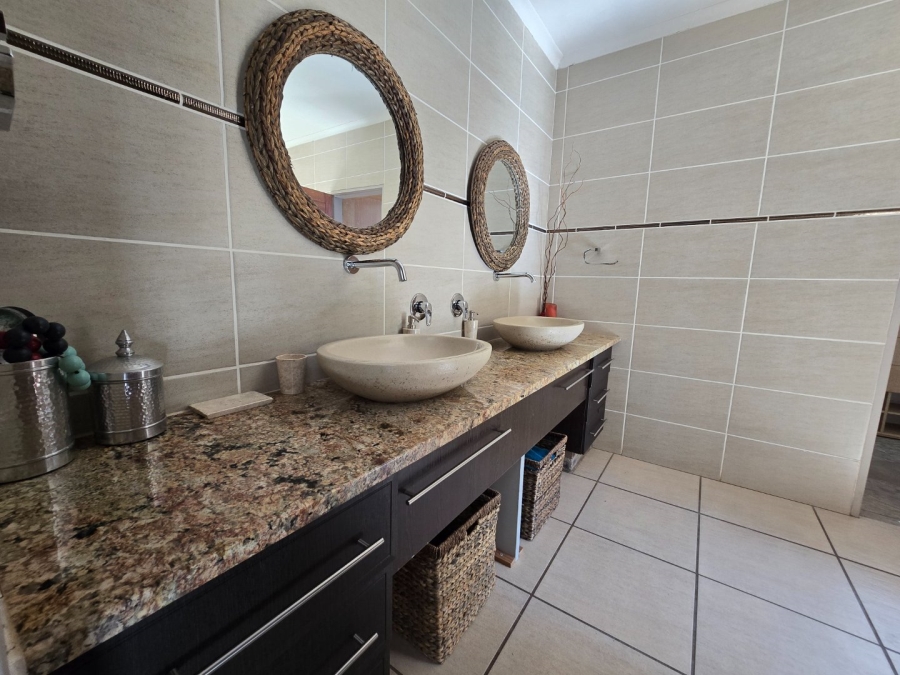 4 Bedroom Property for Sale in Viljoenskroon Rural Free State